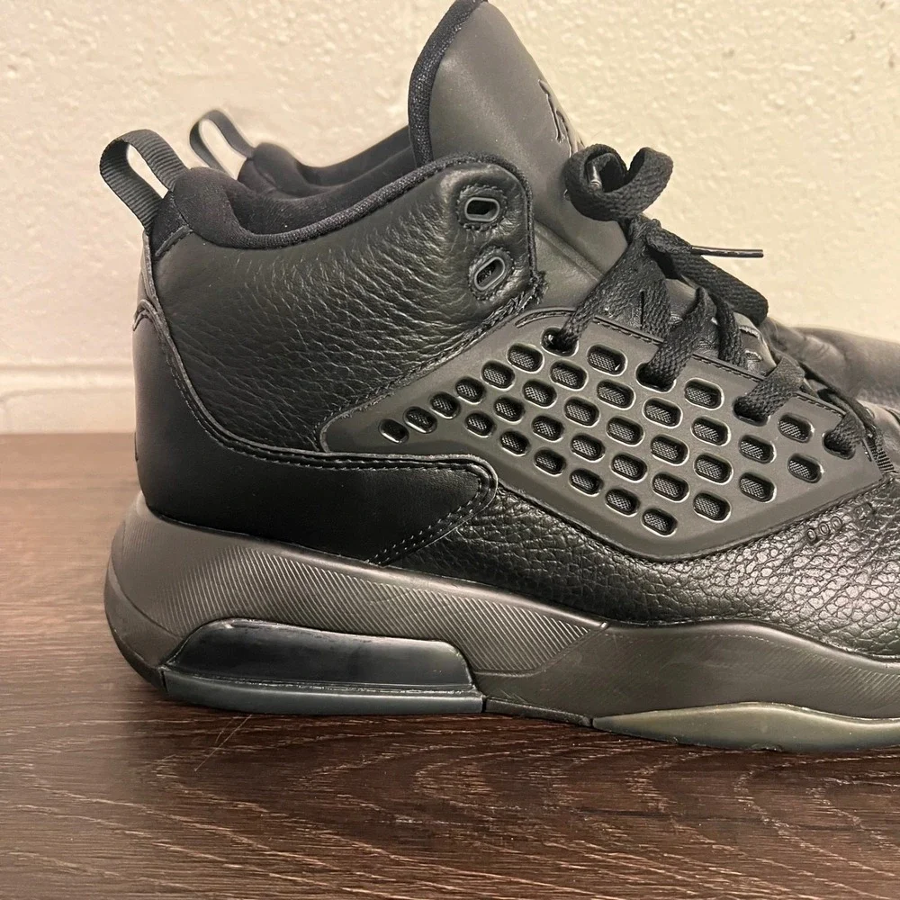 Jordan max 200